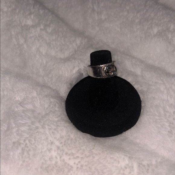 Gucci Silver Ring with Iconic interlocking GG Logo - Picture 6 of 7